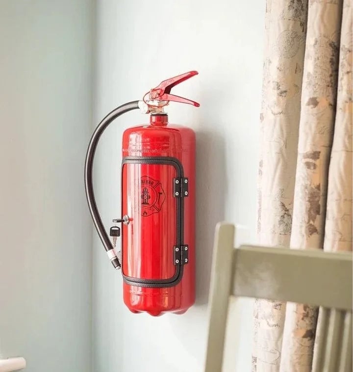 FireBar™ Minibar w kształcie gaśnicy