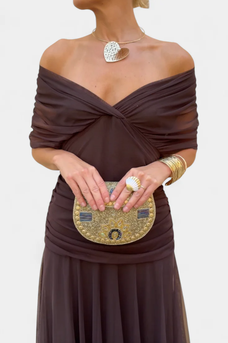 Gemma Beltrozi™ elegancka zwiewna sukienka maxi z marszczonym wzorem i odkrytymi ramionami