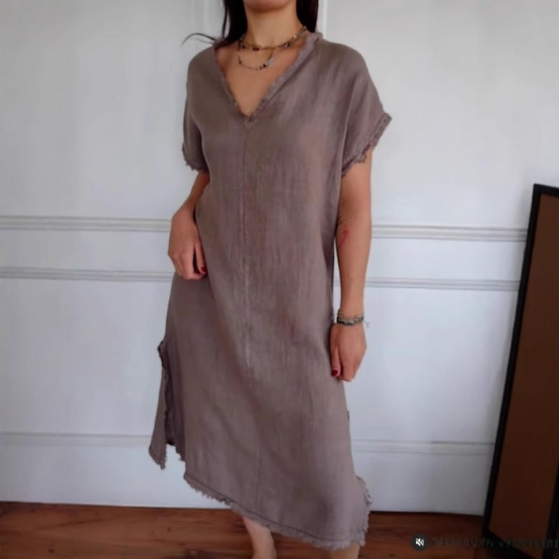 Ilda Procida™ Letnia sukienka z dekoltem w szpic i frędzlami