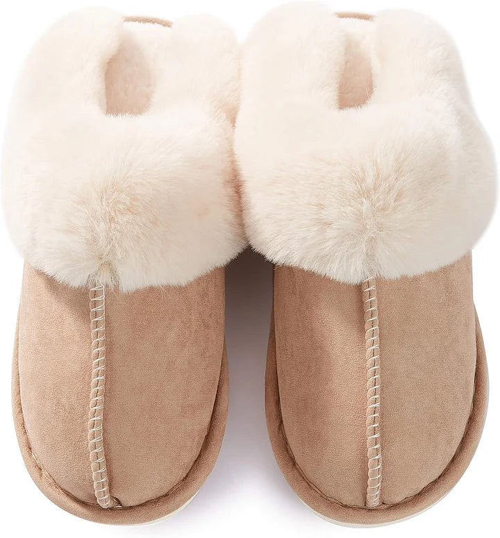SnugStep™ Pluszowe kapcie domowe