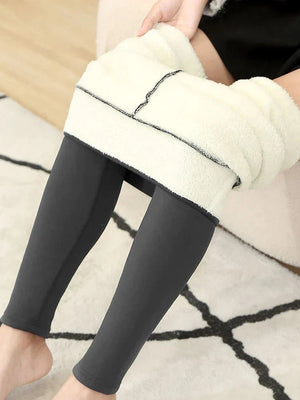 Ciemno szary