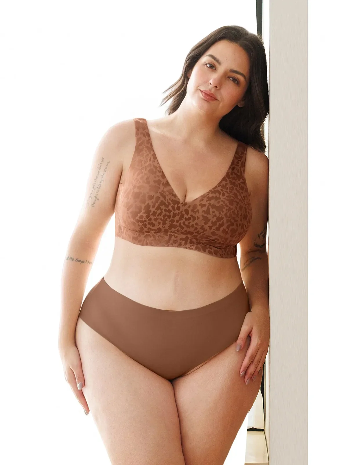 Velourette™ Bezszwowy Biustonosz Bralette bez Fiszbin z Głębokim Dekoltem V