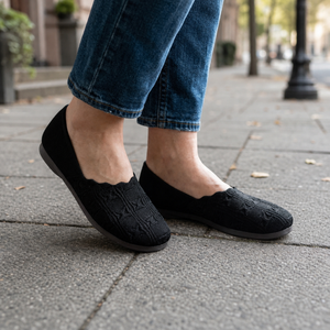 Czarny