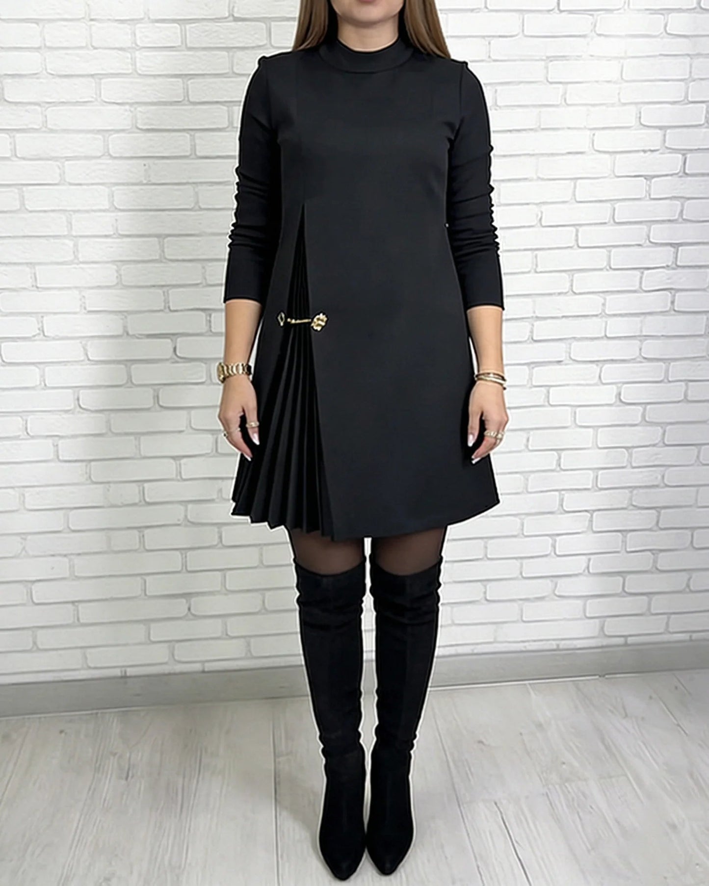 Giada Fiorini Elegant Lightweight Spring Dress - side profile view of the dress