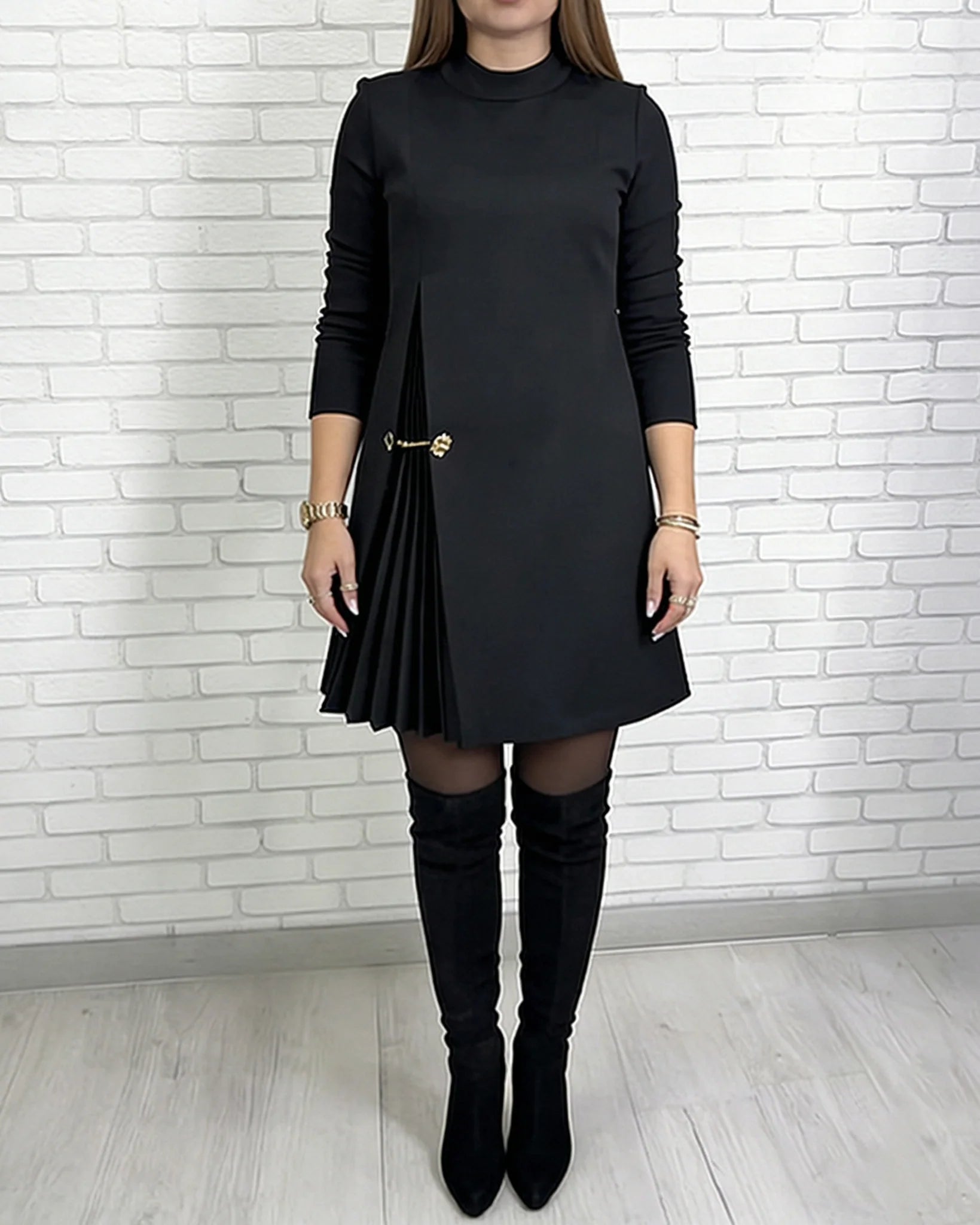 Giada Fiorini Elegant Lightweight Spring Dress - side profile view of the dress