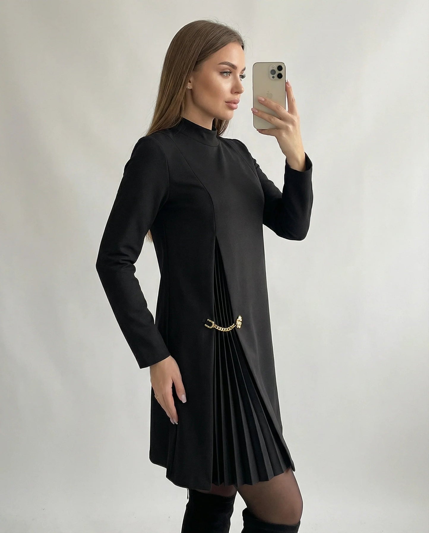 Giada Fiorini Elegant Lightweight Spring Dress - main front view of the dress