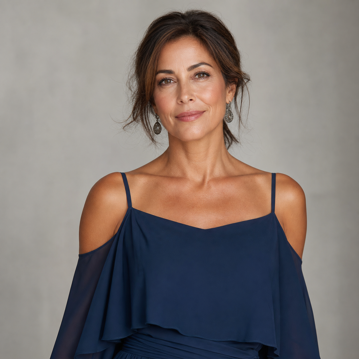 Tania Persico™ Elegancka sukienka maxi z wycięciami na ramionach
